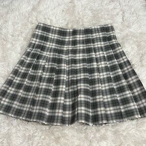 Green and cream plaid Shein skirt with zipper